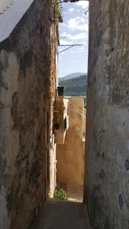 Torrione San Lorenzo I تيراتشينا المظهر الخارجي الصورة